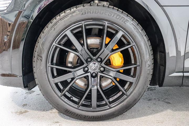 Sort Audi e-tron fra 2023