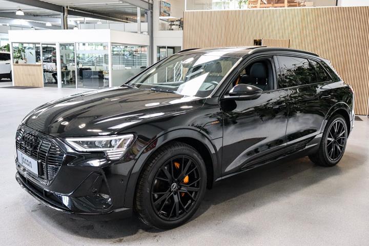 Sort Audi e-tron fra 2023