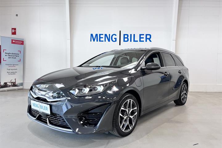 Grå Kia Ceed fra 2021 set udefra