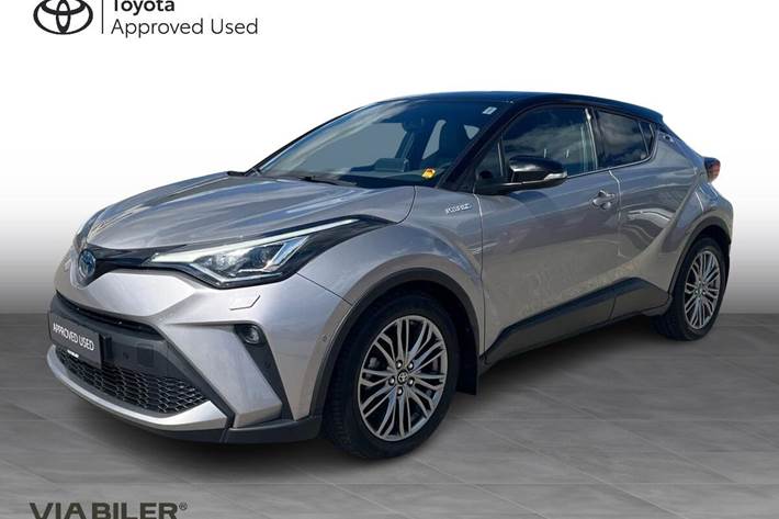 Grå Toyota C-HR fra 2021 set udefra