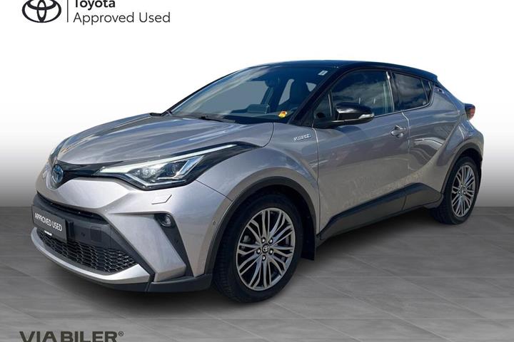Grå Toyota C-HR fra 2021 set udefra