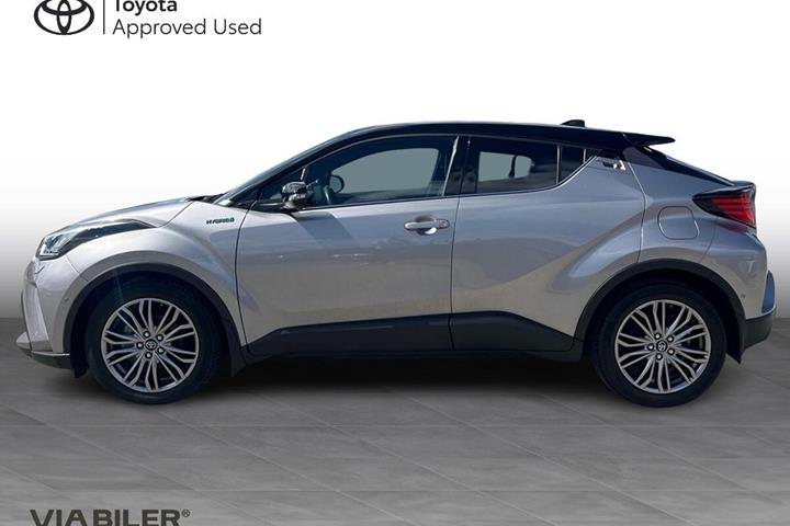 Grå Toyota C-HR fra 2021