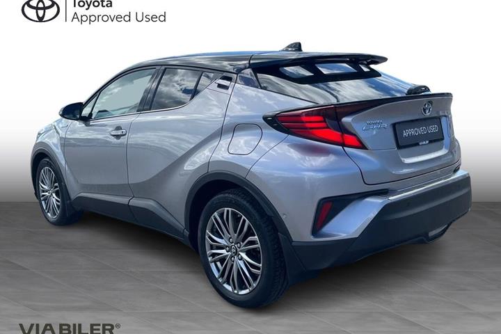 Grå Toyota C-HR fra 2021