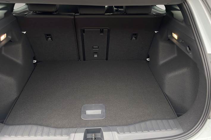 Hvid Ford Explorer fra 2026