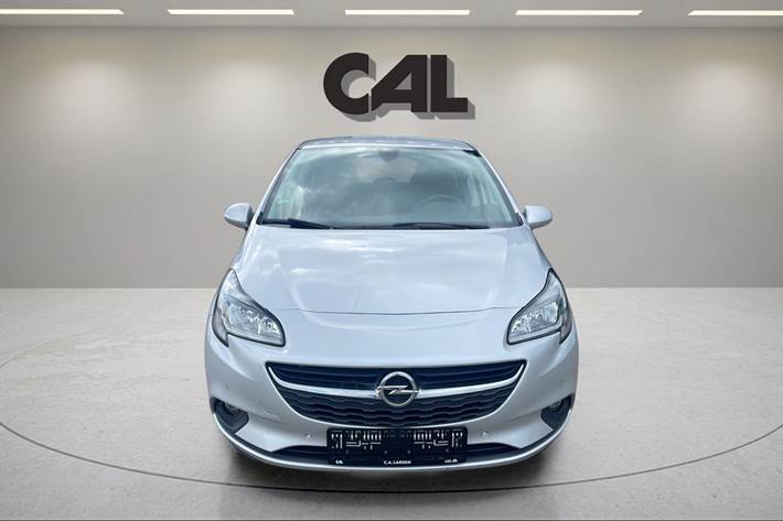 Sølv Opel Corsa fra 2019