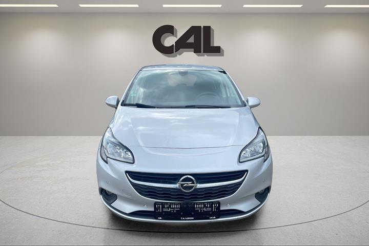 Sølv Opel Corsa fra 2019