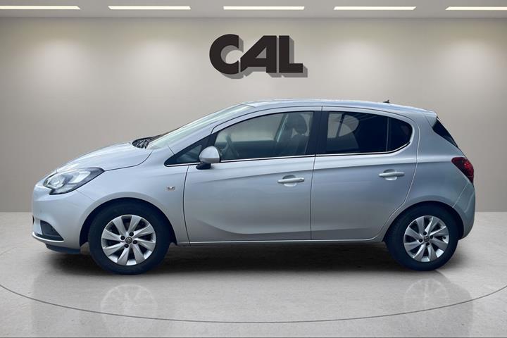 Sølv Opel Corsa fra 2019