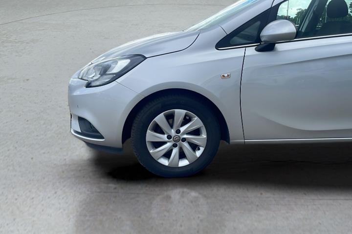 Sølv Opel Corsa fra 2019