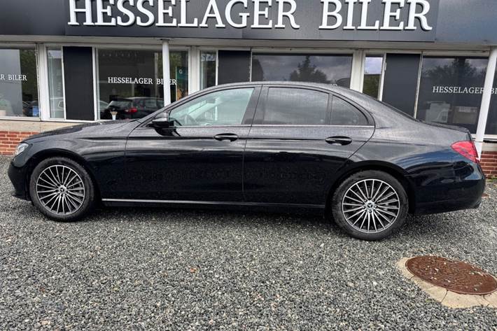 Sort Mercedes E220 d fra 2017