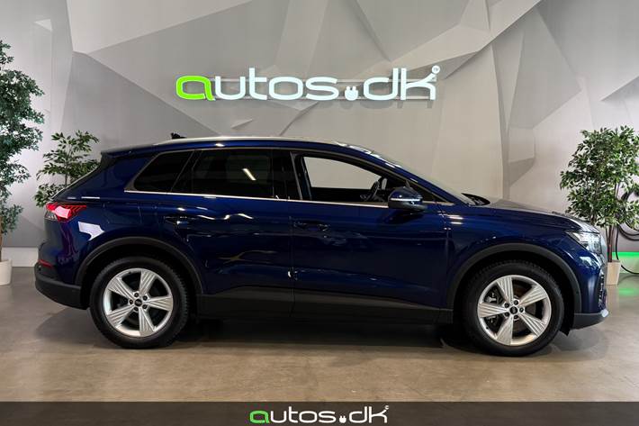 Blå Audi Q4 e-tron fra 2023