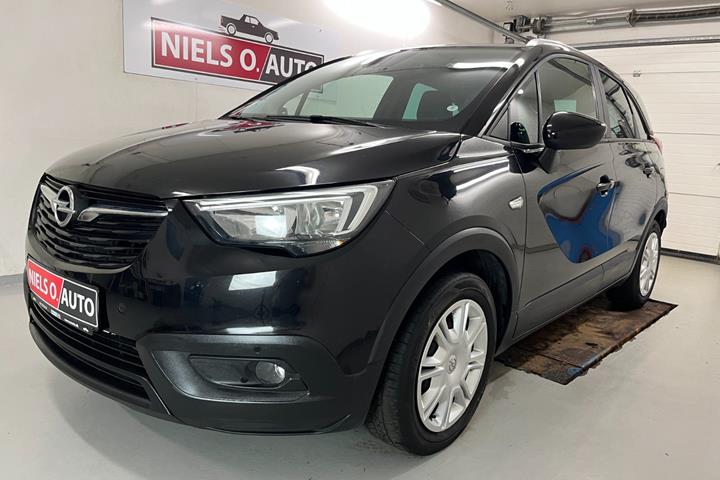 Sort Opel Crossland X fra 2019 set udefra