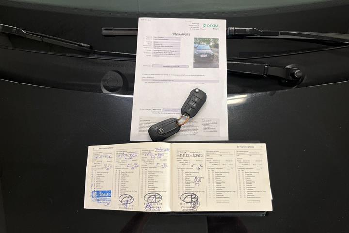 Sort Opel Crossland X fra 2019