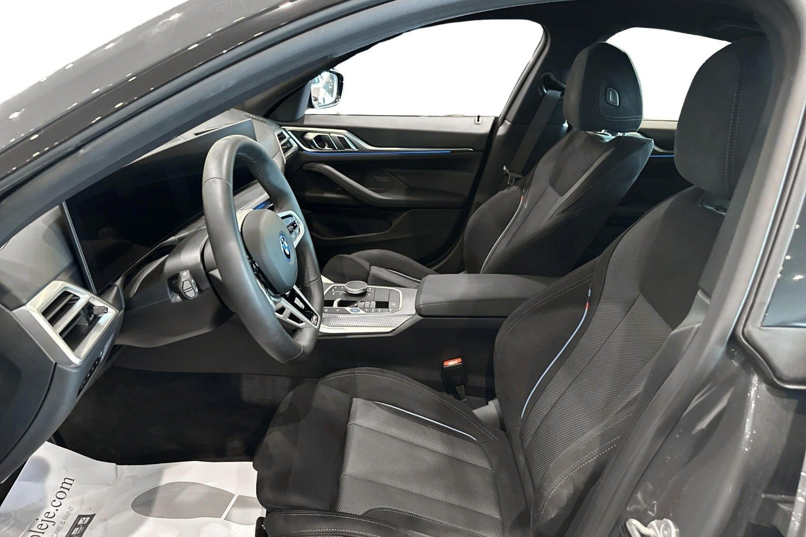 Grå BMW i4 fra 2026