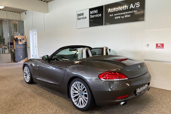 Brun BMW Z4 fra 2009
