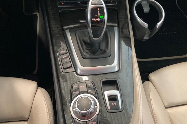 Brun BMW Z4 fra 2009