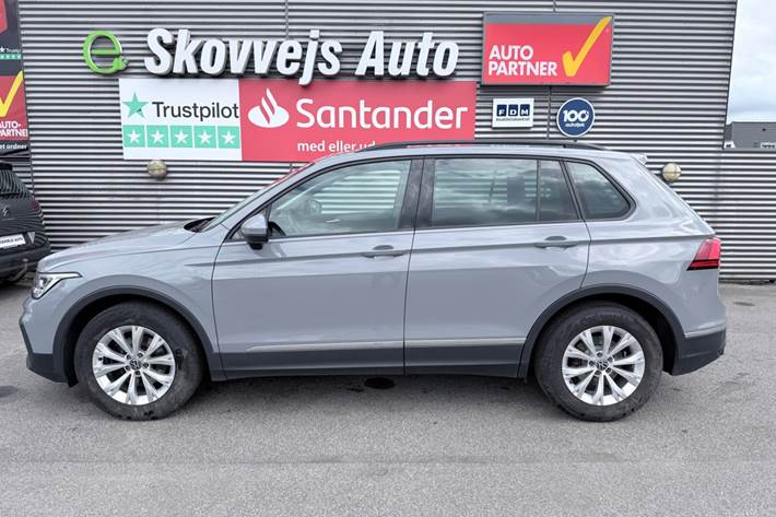 Grå VW Tiguan fra 2021