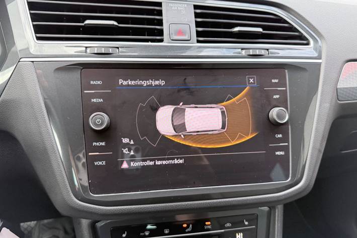 Grå VW Tiguan fra 2021