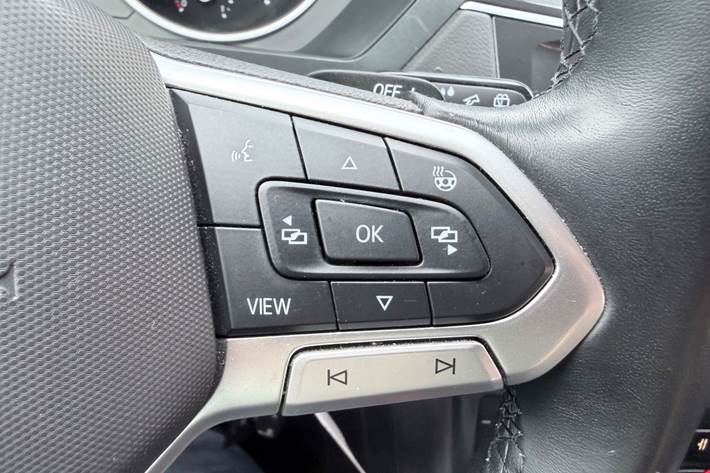 Grå VW Tiguan fra 2021