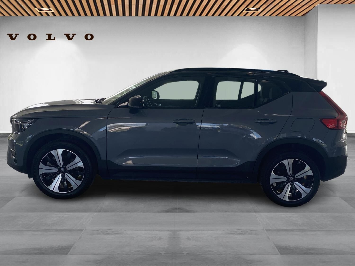 Grå Volvo XC40 fra 2022