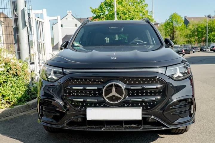 Sort Mercedes EQB250+ fra 2026