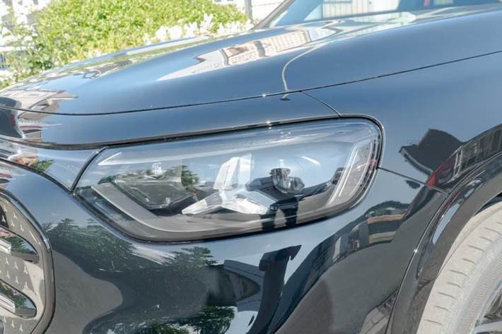 Sort Mercedes EQB250+ fra 2026