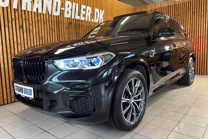Sort BMW X5 fra 2023