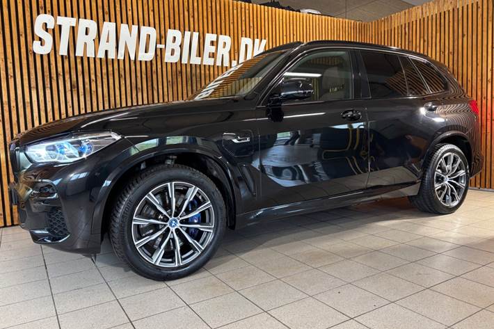 Sort BMW X5 fra 2023