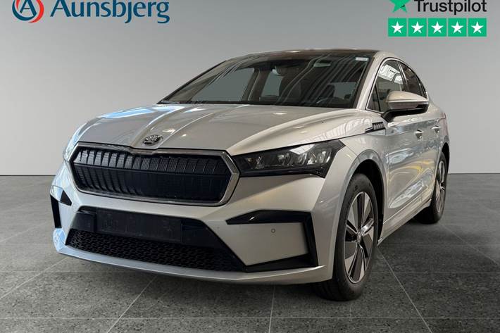 Grå Skoda Enyaq fra 2023