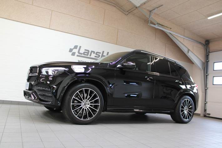 Sort Mercedes GLE350 de fra 2023