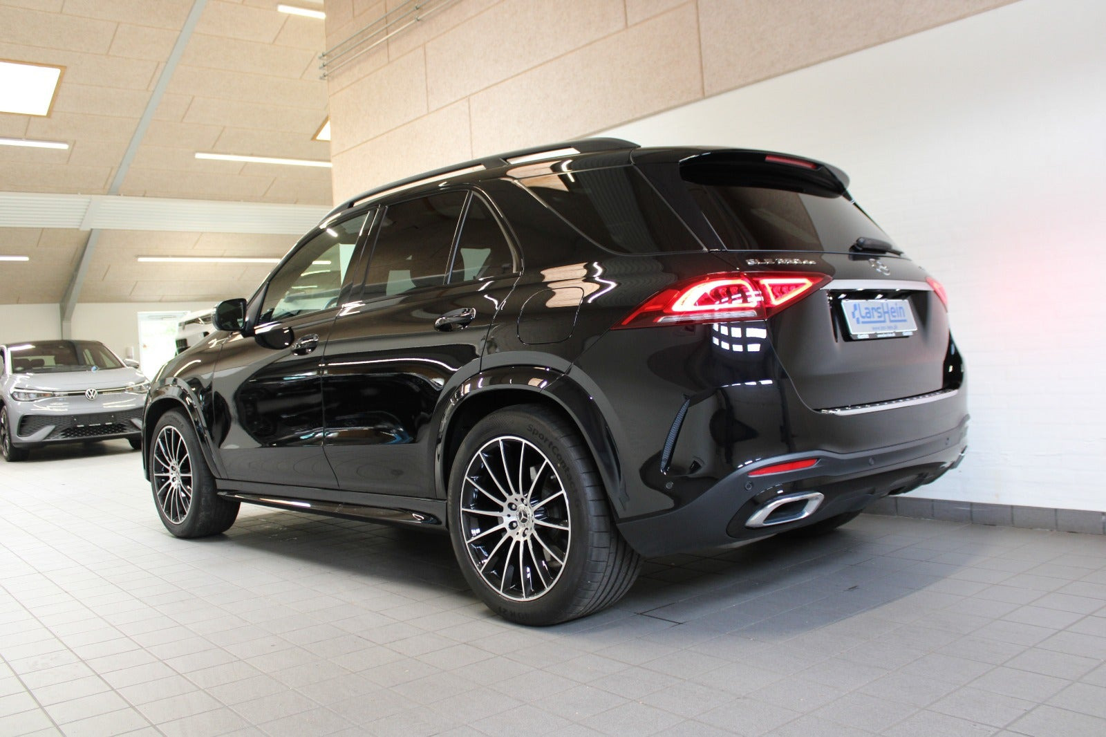 Sort Mercedes GLE350 de fra 2023