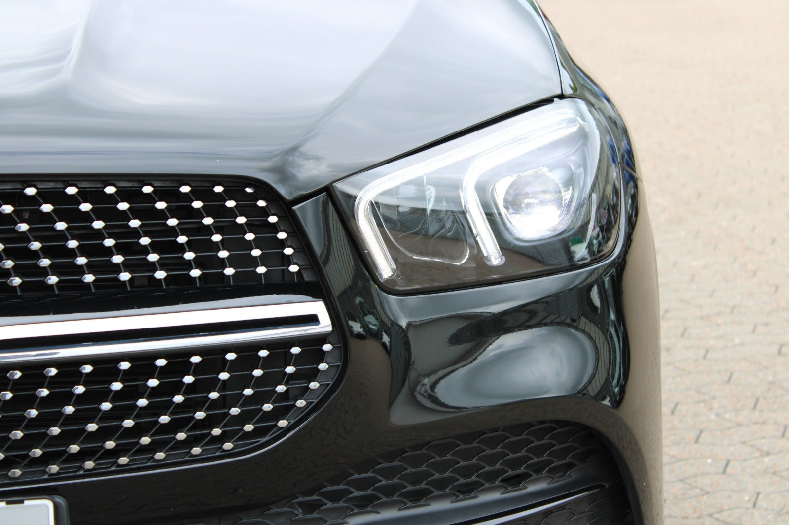 Sort Mercedes GLE350 de fra 2023