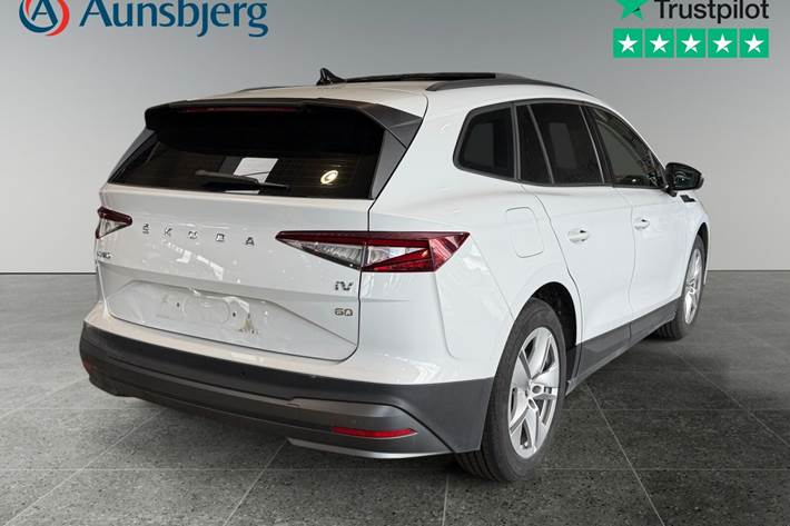Hvid Skoda Enyaq fra 2022