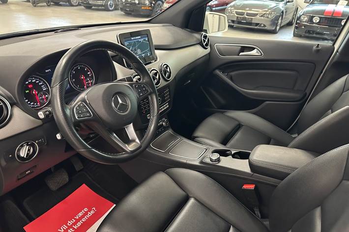 Hvid Mercedes B180 d fra 2017
