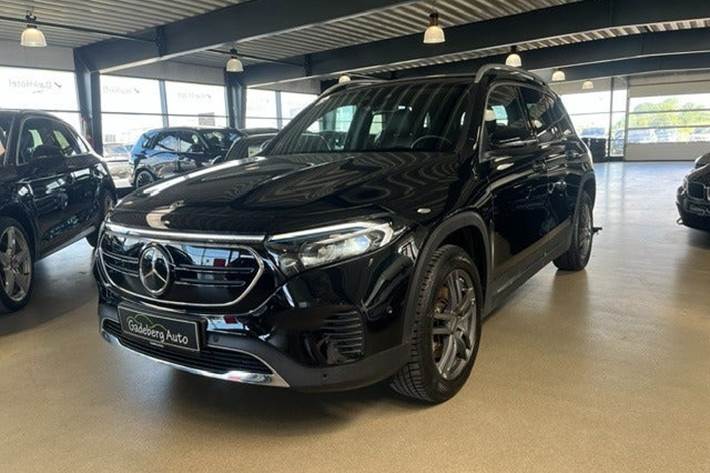 Sort Mercedes EQB250 fra 2023