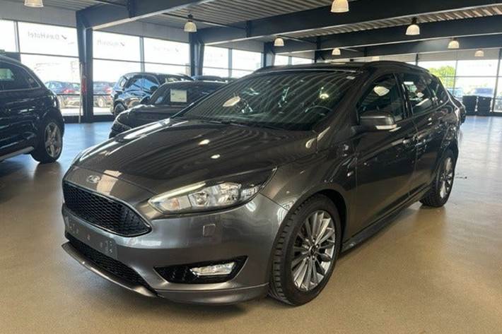 Grå Ford Focus fra 2017