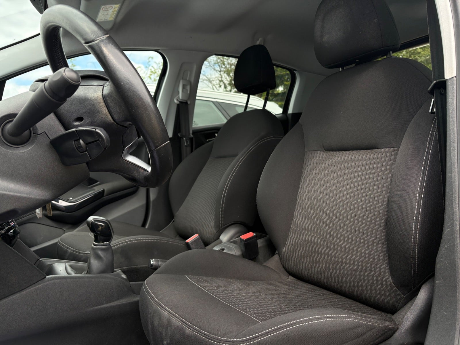 Grøn Peugeot 208 fra 2017