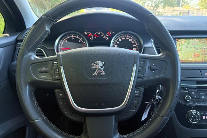 Grøn Peugeot 508 fra 2014