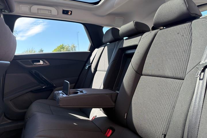 Grøn Peugeot 508 fra 2014