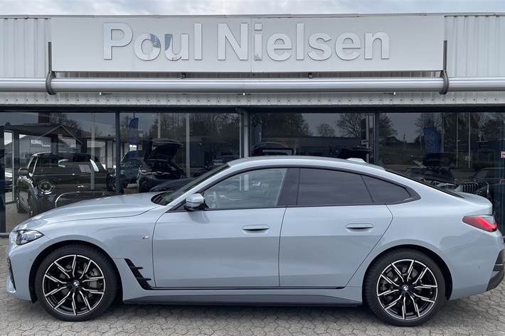 Grå BMW i4 fra 2023