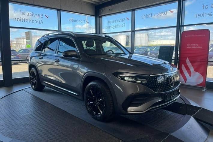 Grå Mercedes EQB250+ fra 2024