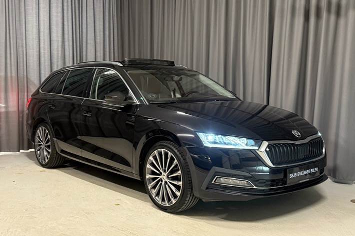 Sort Skoda Octavia fra 2021