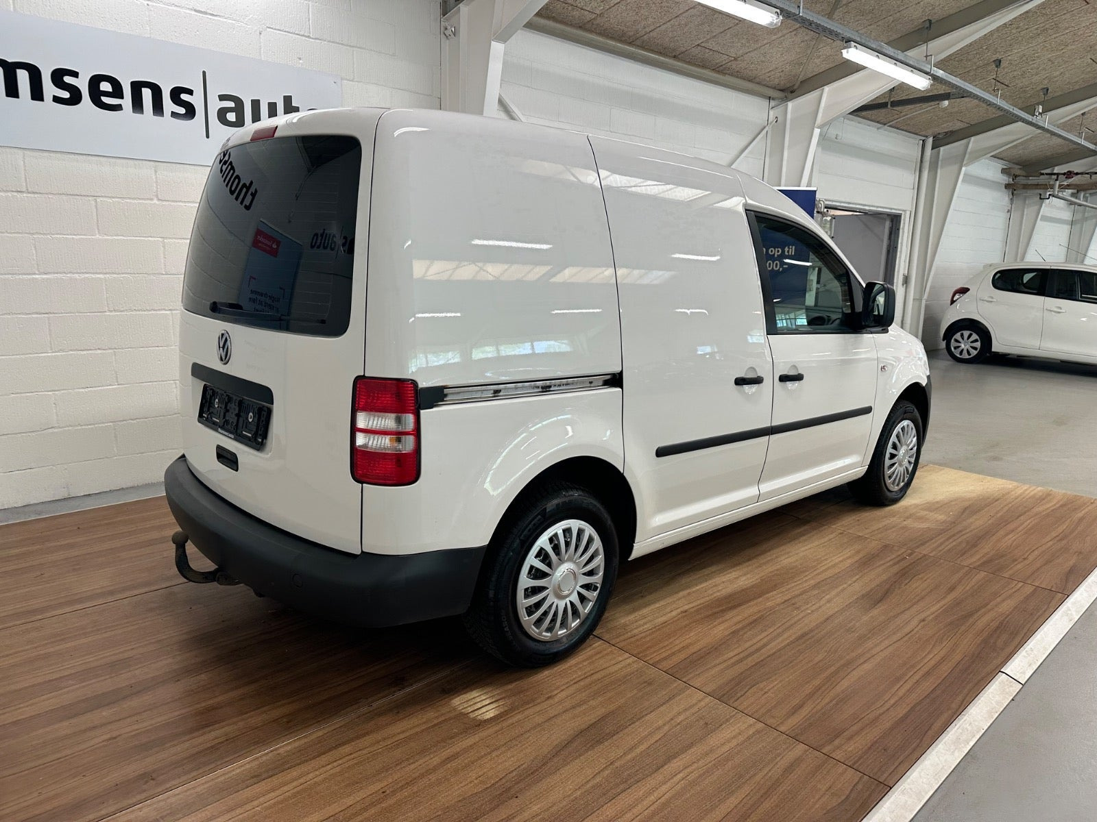 Hvid VW Caddy fra 2012