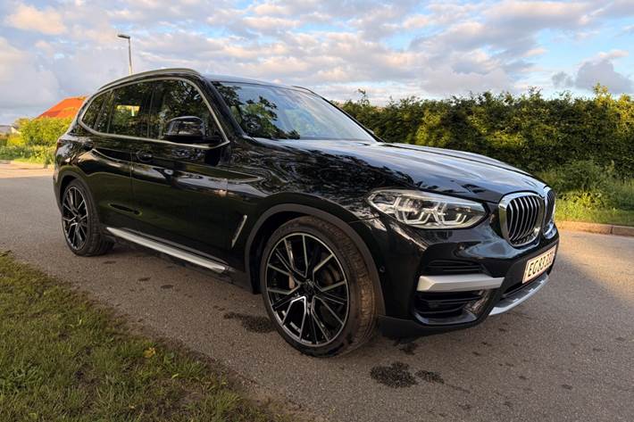 Sort BMW X3 fra 2021