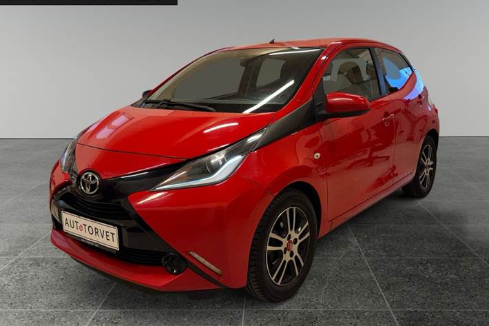 Rød Toyota Aygo fra 2015