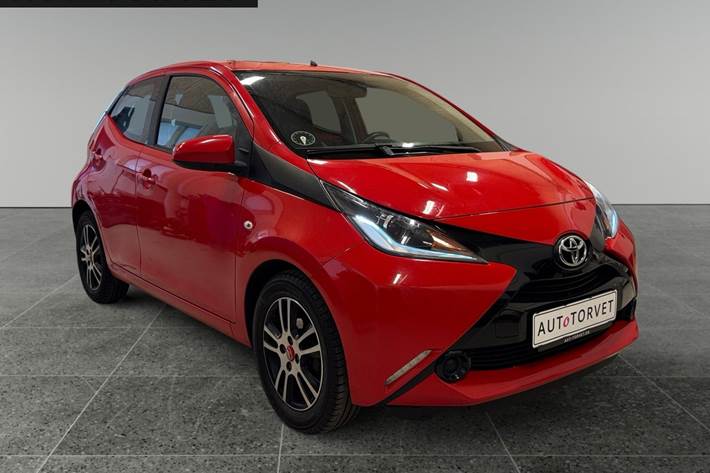 Rød Toyota Aygo fra 2015