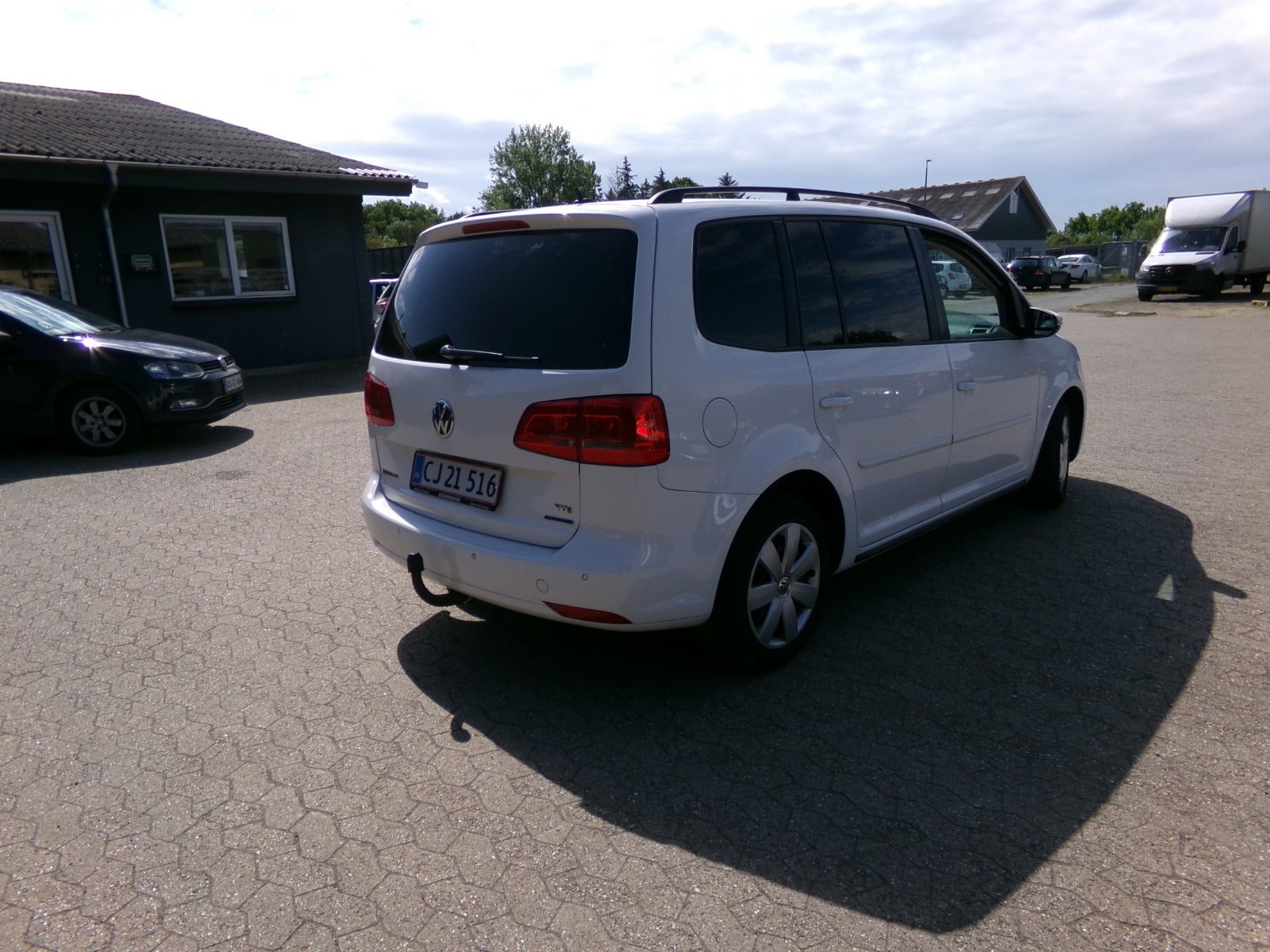 Hvid VW Touran fra 2014
