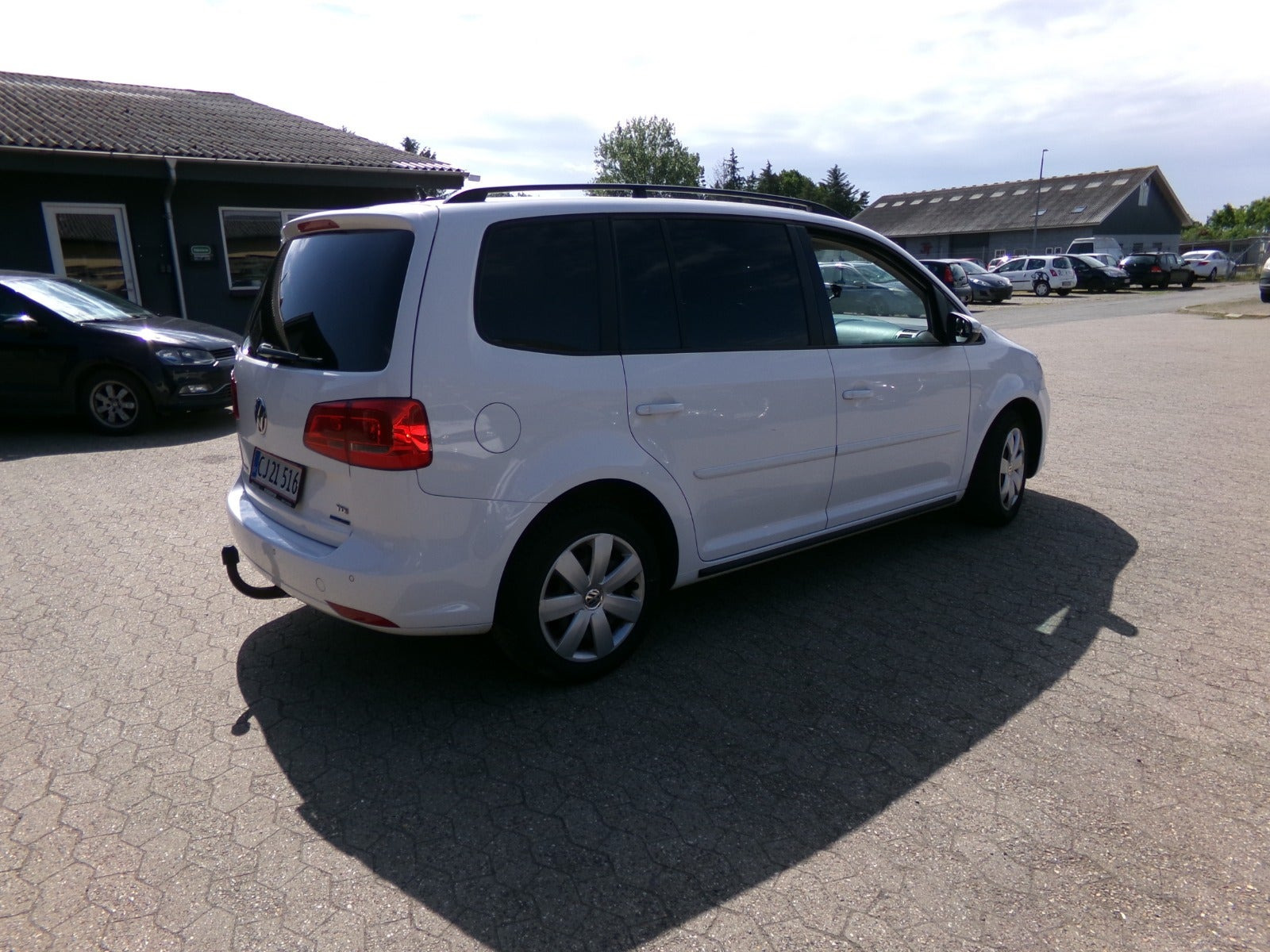 Hvid VW Touran fra 2014