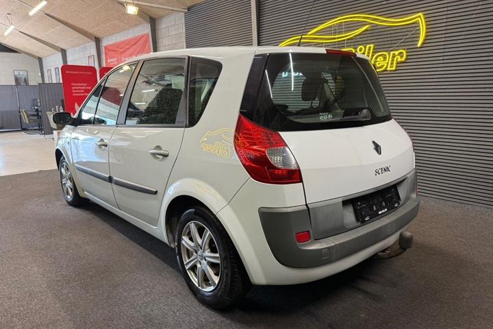undefined Renault Scenic II fra 2008 set udefra