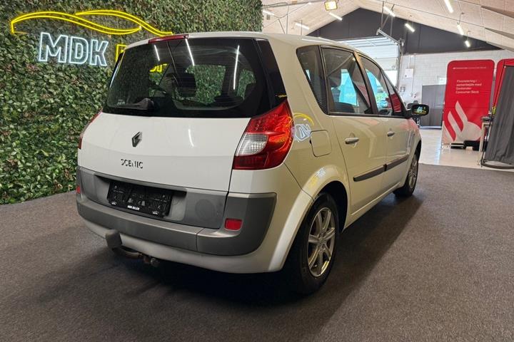 undefined Renault Scenic II fra 2008 set udefra