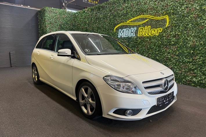 undefined Mercedes B180 fra 2013 set udefra